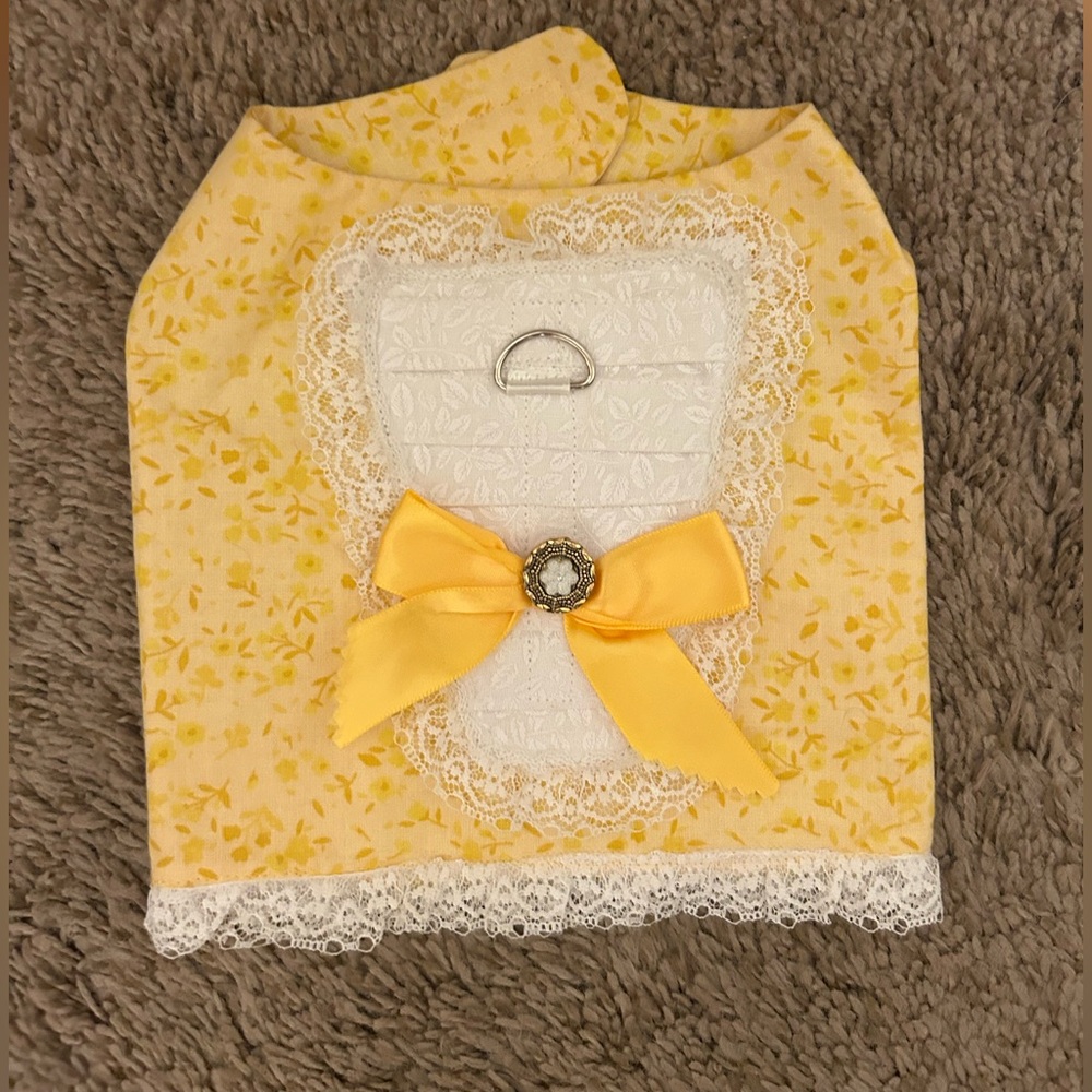 Yellow dress with leash hook